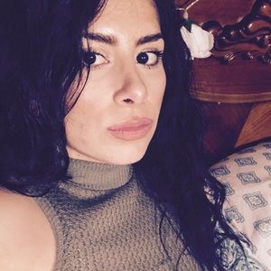 Meet your Posher, Monica